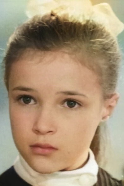 Ira Volkova as Nadya in Not a Word about Football