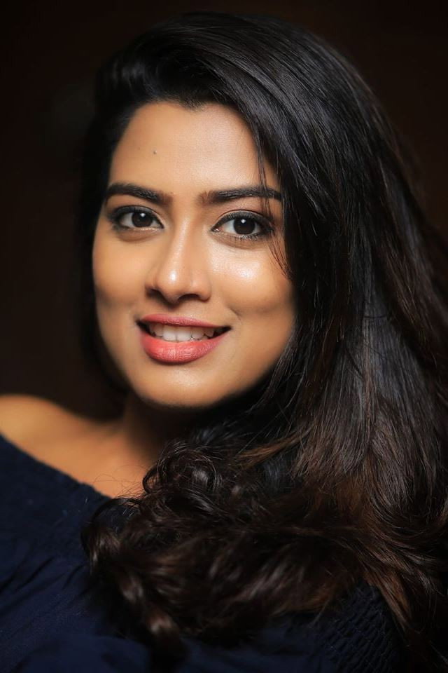 Dayyana Hameed as Diana in The Gambler