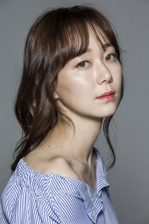 이유영 as Kim Mi-Young in My Fellow Citizens
