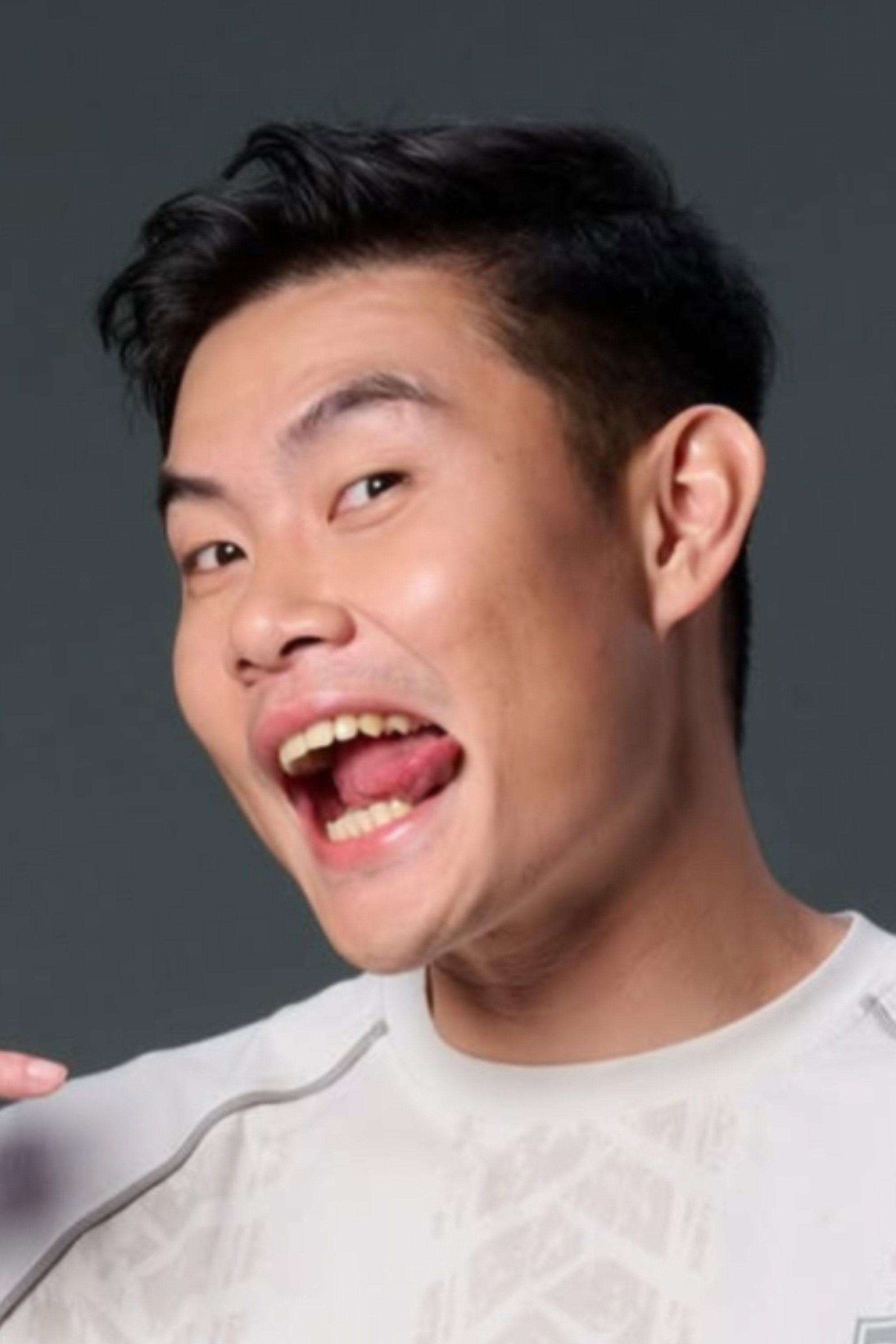 Garry Ang as Kenzo in Harusnya Horror