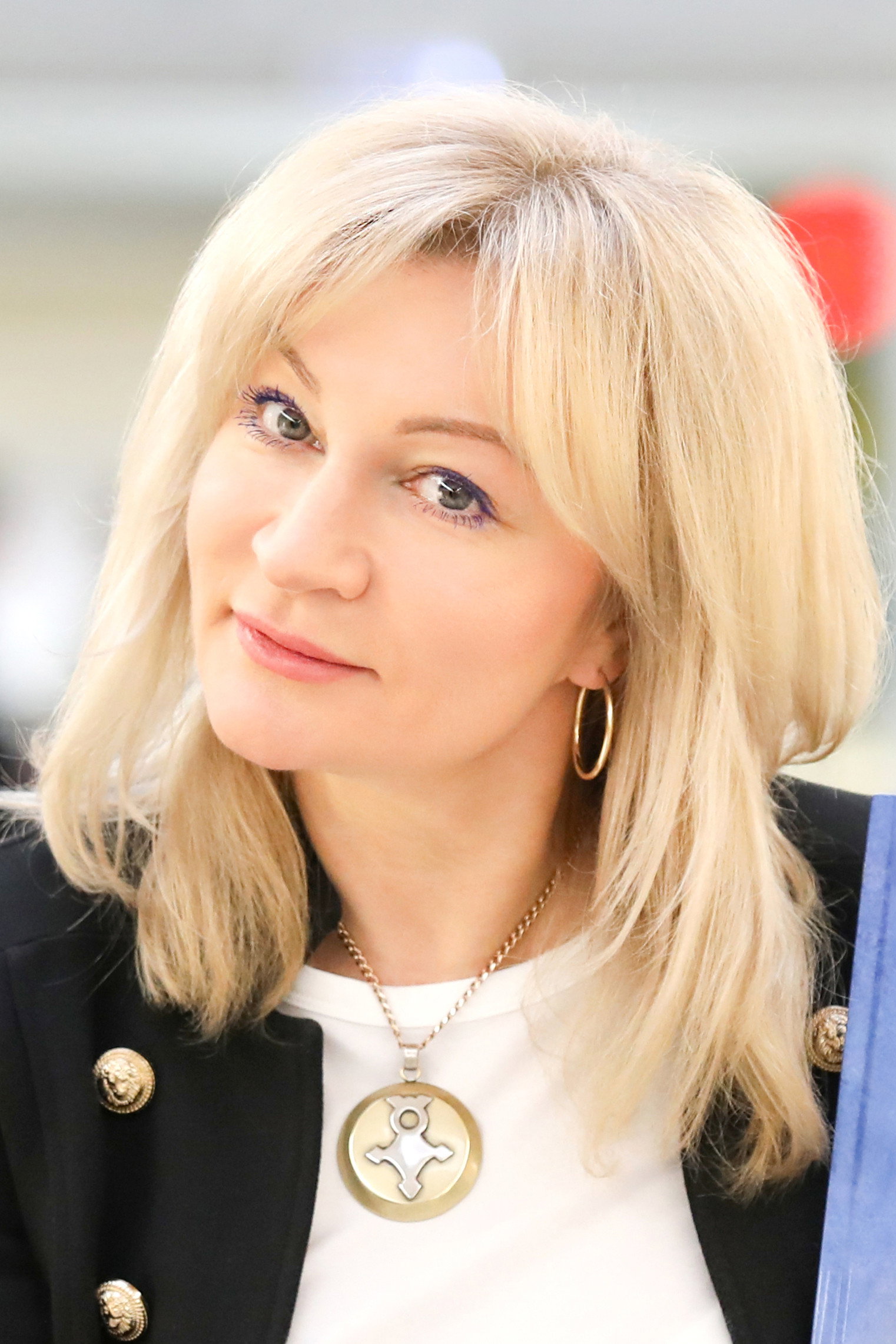 Анна Якунина as жена Рябовского in The Heavenly Wanderers