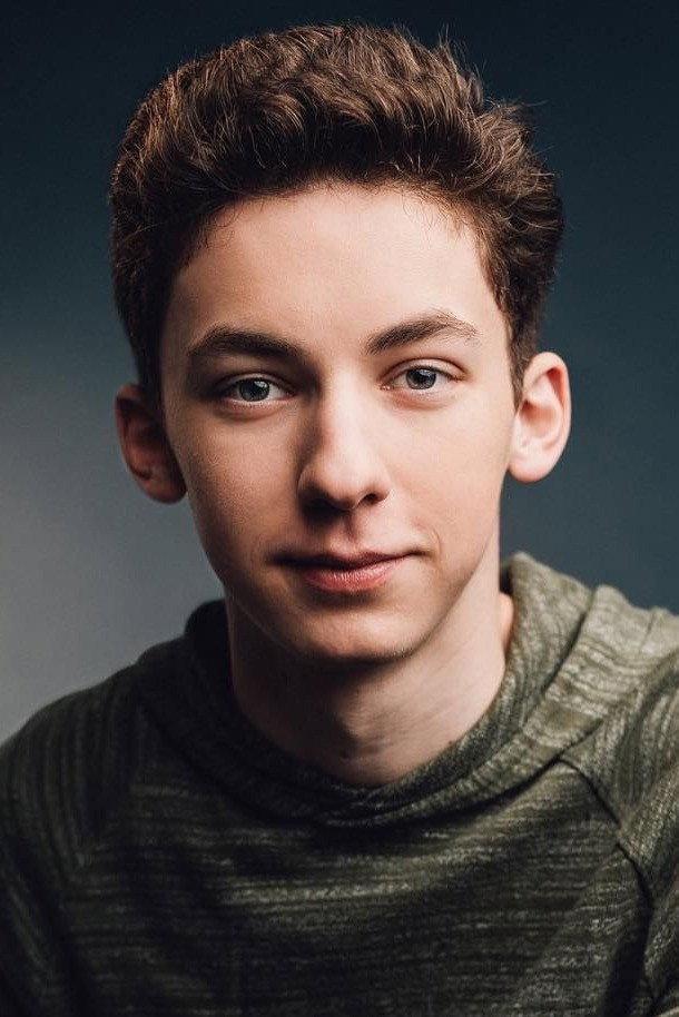 Andrew Barth Feldman as Ben in Thespians