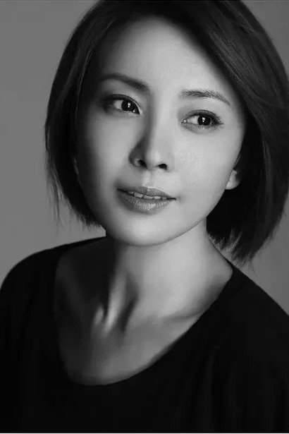 刘威葳 as 李梅 in Conquer