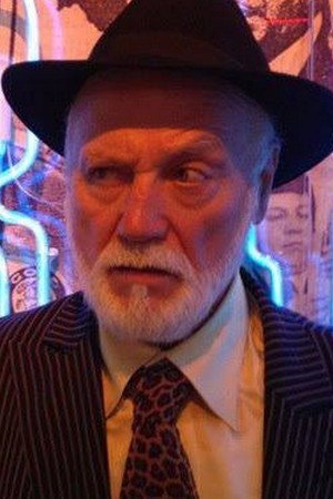 Nicola Di Gioia as Poliziotto in The Hawk and the Dove
