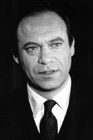 Malachi Throne as Abraham Van Helsing in The Passion of Dracula