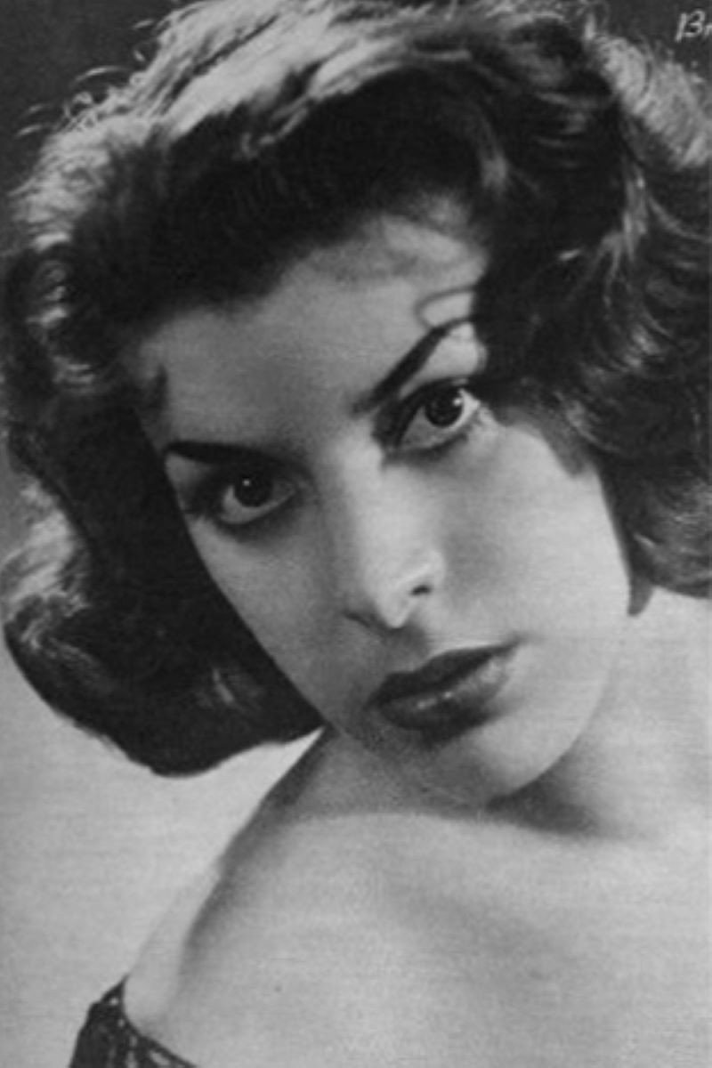 Bruna Corrà as Ada in Love song
