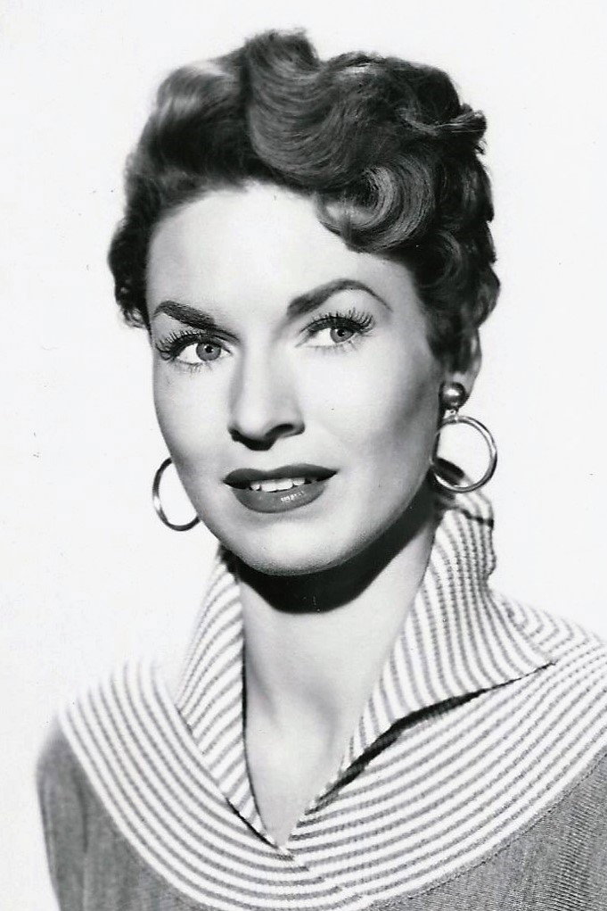 Shirley Patterson as Carol Shay (as Shawn Smith) in Special A