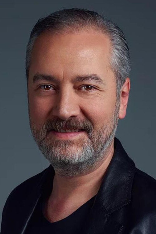Erdal Bilingen as Rıza in Trileçe