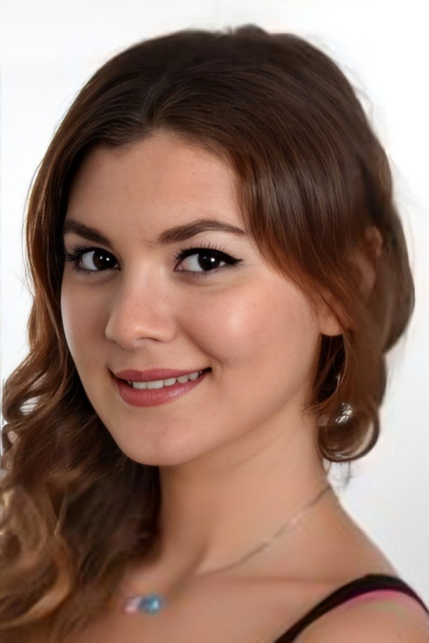 Aydan Koptur as Ayşe in Yetiş Zeynep