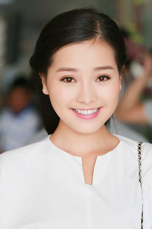 Khánh Hiền as Huyền in Tôi Là Não Cá Vàng