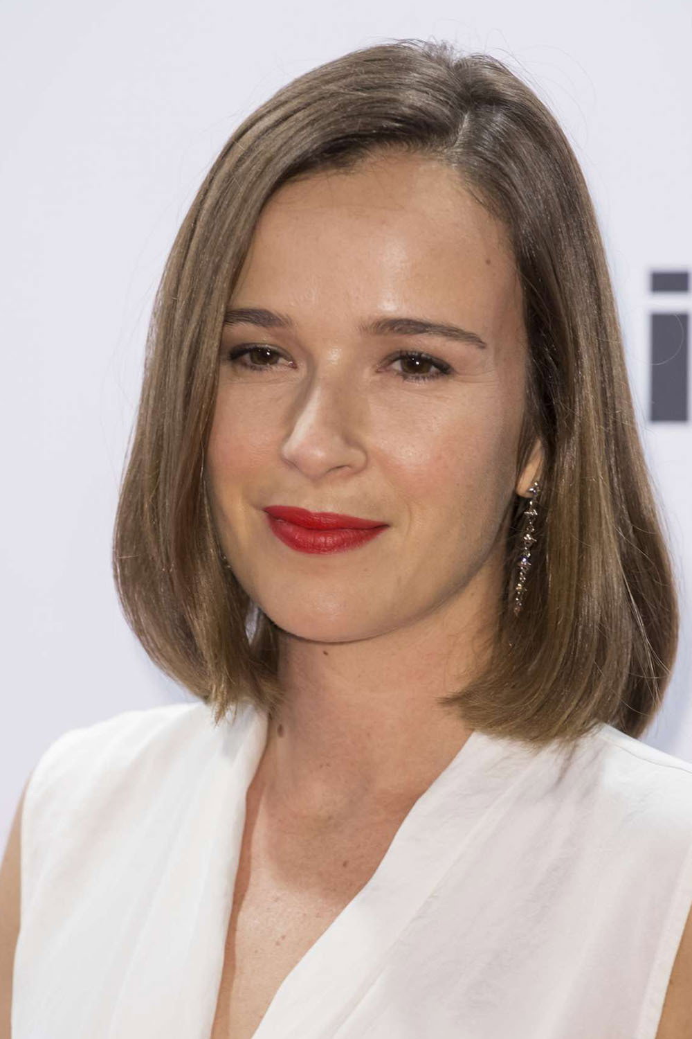 Claire van der Boom as Terri in Broke