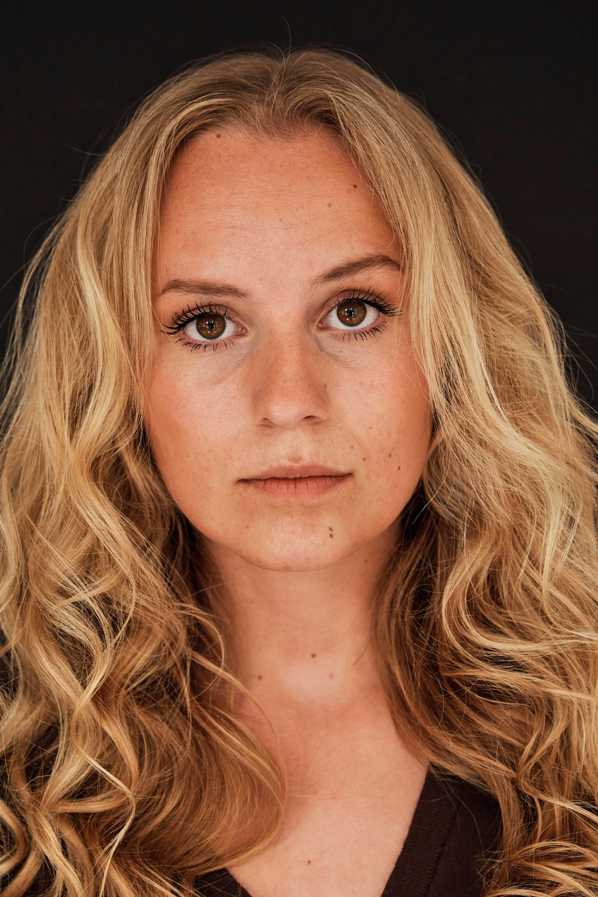 Flora Ofelia Hofmann Lindahl as Lise in As in Heaven