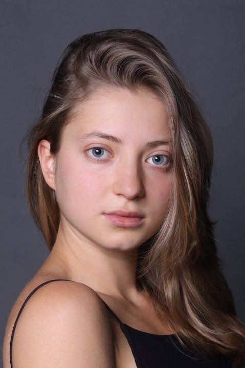 Pitry Pitry as Lena in Aniela