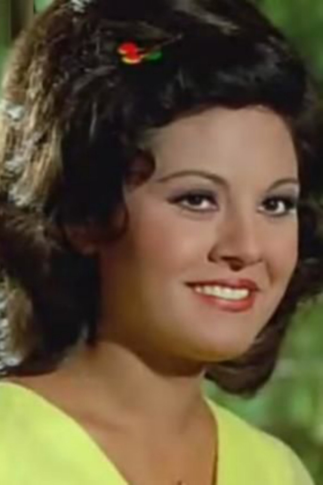 Hayat Kandel as Souad in The White Dress