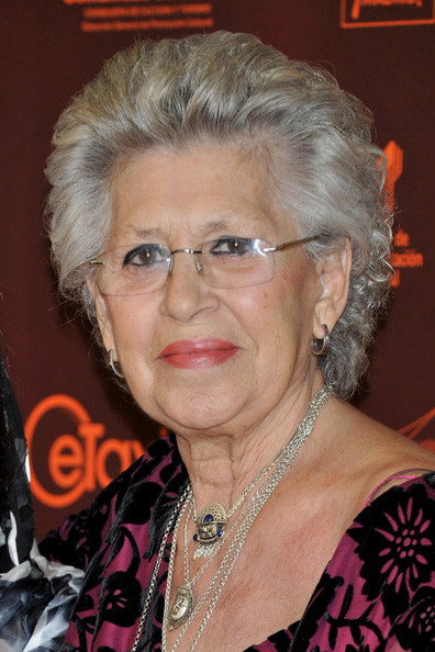 Pilar Bardem as Doña Centro de Mesa in Carne trémula