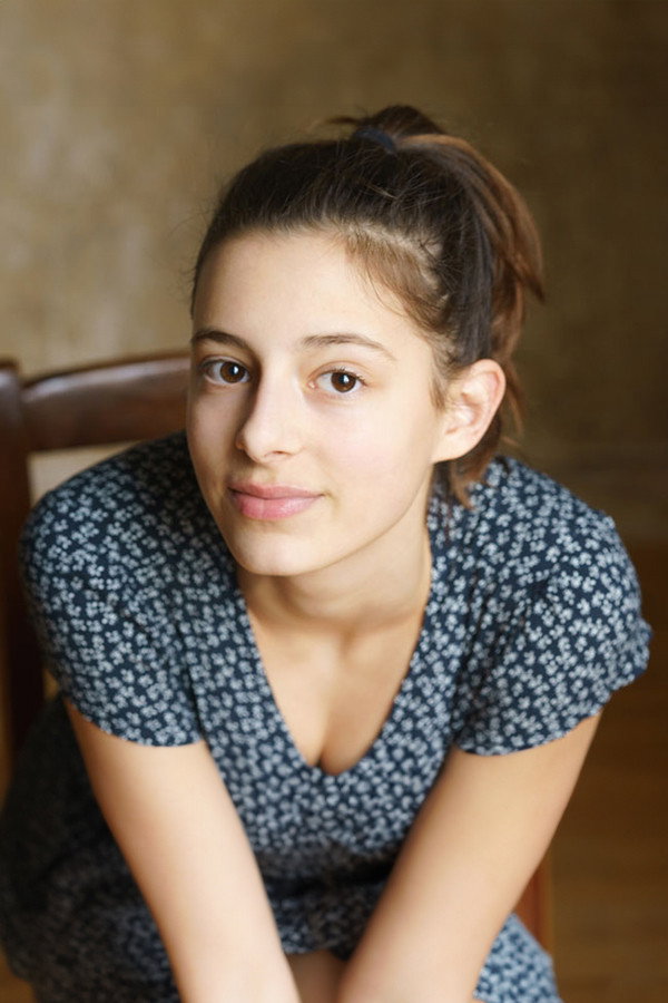 Mia Kasalo as Carla Maybacher in Das Pubertier