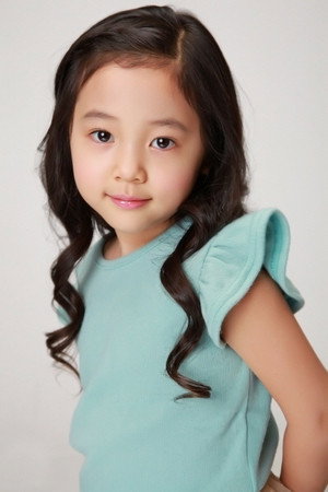 황채원 as Do-hae in Detective K: Secret of the Lost Island