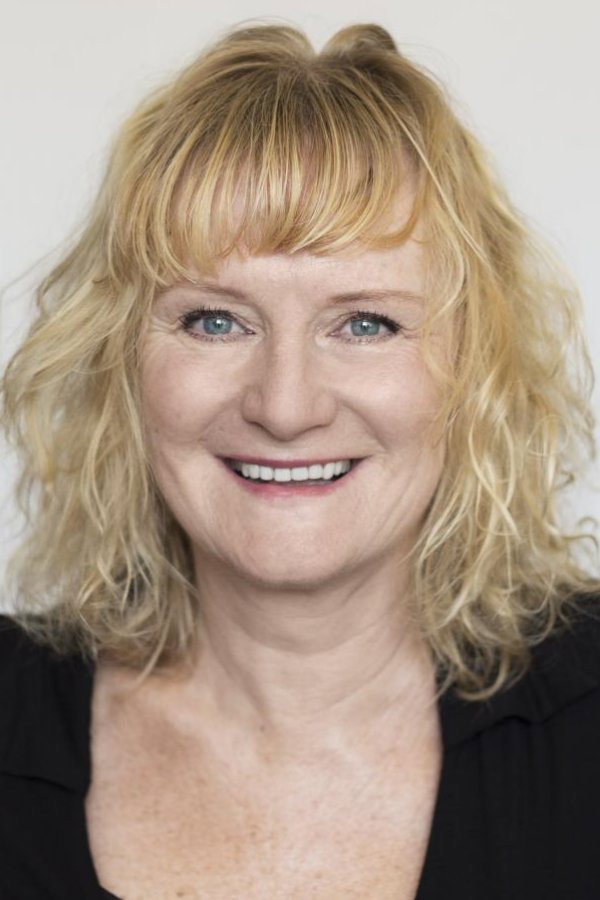 Anette Lindbäck as Kycklinghjärna in Skägget i brevlådan