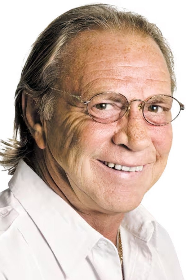 Michel Beaudry as Journaliste in Bon Cop Bad Cop