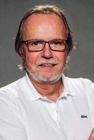 Tato Gabus Mendes as Alcebíades Augusto Fontes (Alce) in Quatro por Quatro