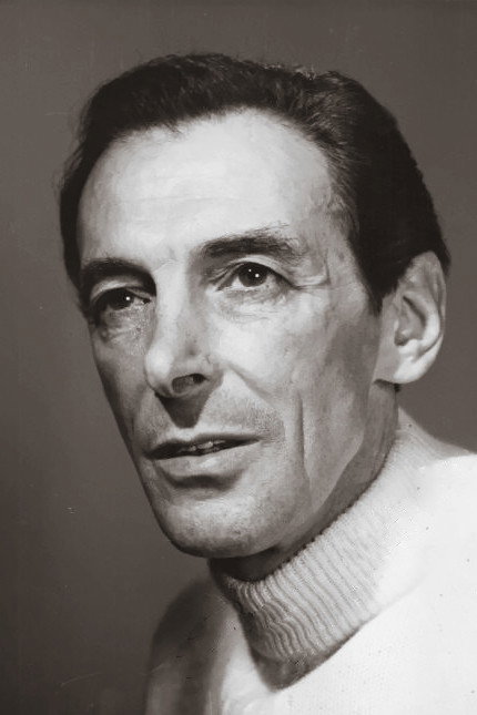 Desmond Walter-Ellis as Ronald Gamble in Thark