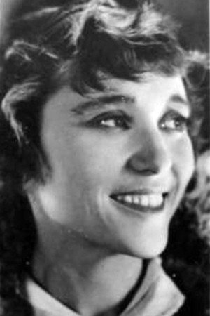 Suzette O'Nil as La dactylo in He Is Charming