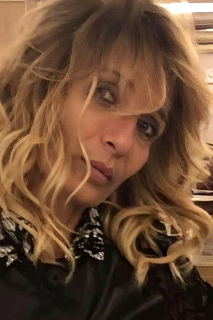Maria Carla Rodomonte as narratrice in Shakespeare's Road