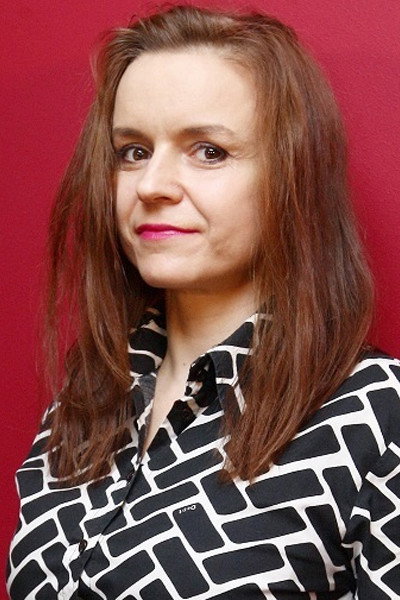Halka Třešňáková as Lenka in The Office Blanik