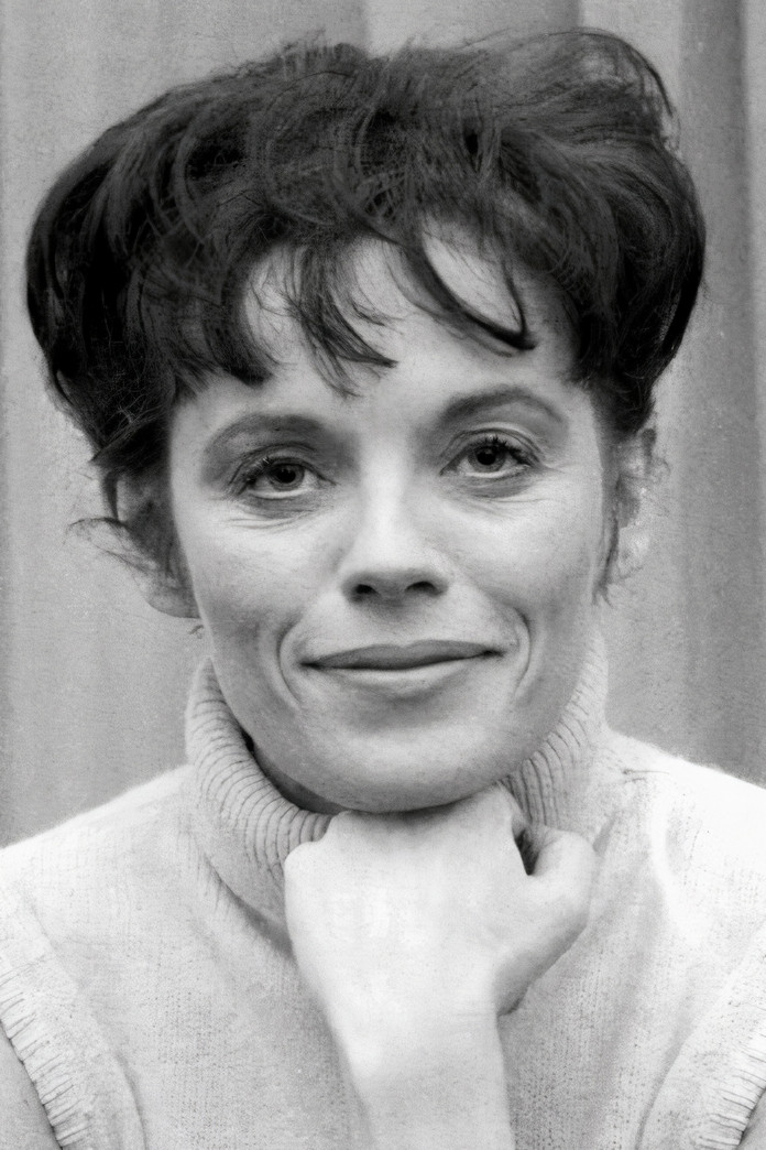 Yvette Rees as Constance in Chéri