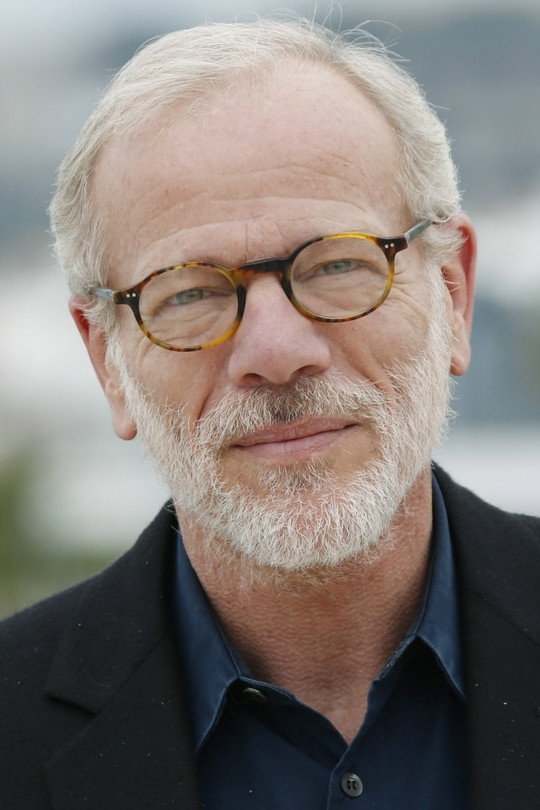 Pascal Greggory as Henry Munro in Section Zéro