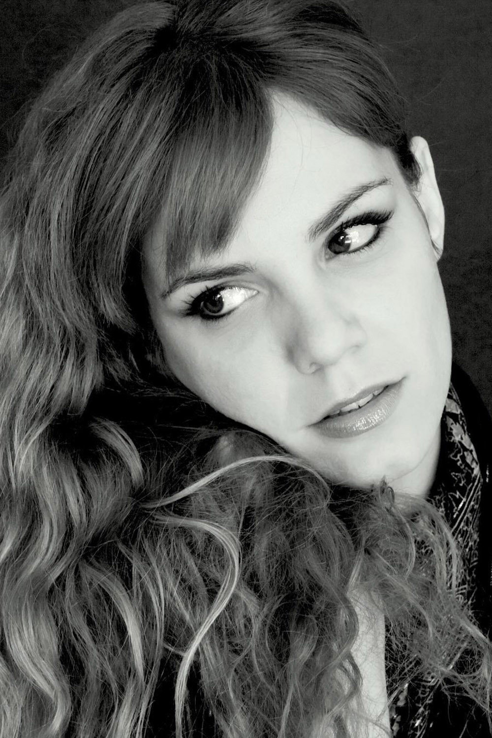 Rocío Alzueta as Mariana in Mis nuevos amigos
