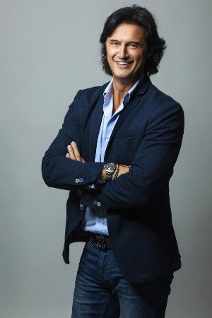 Poty Castillo as Jurado in LaLaLa