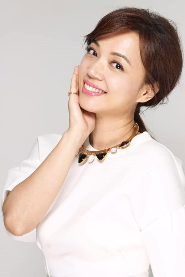Maya Showlen as Banquet Singer in The Bold, the Corrupt and the Beautiful