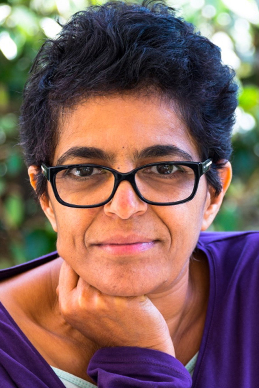 Samira Sedira as Maître Sonia Hami in Everybody Loves Jeanne