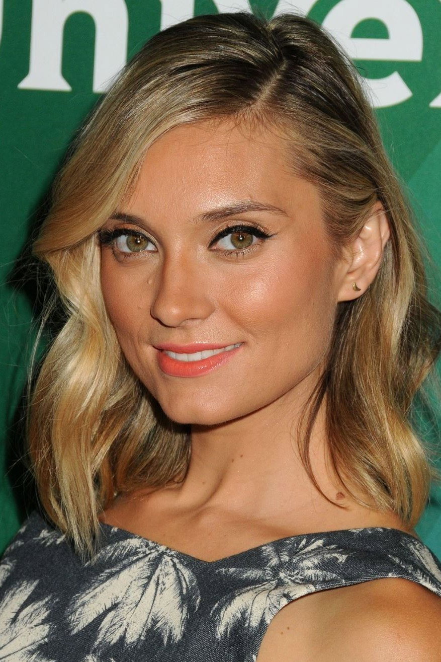 Spencer Grammer as Ashleigh Fellows in Mr. Robinson