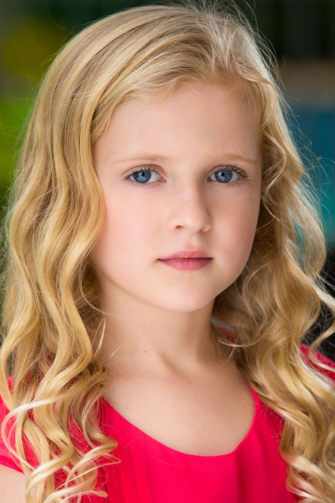 Jessi Robertson as Young Laura in This Little Love of Mine