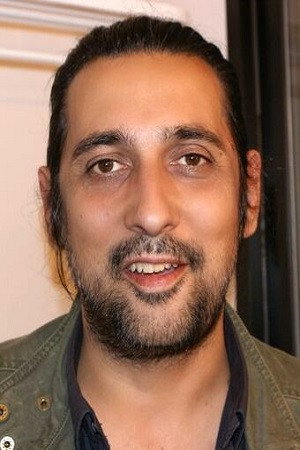 Pablo Adán as Hans in Town Musicians of Bremen