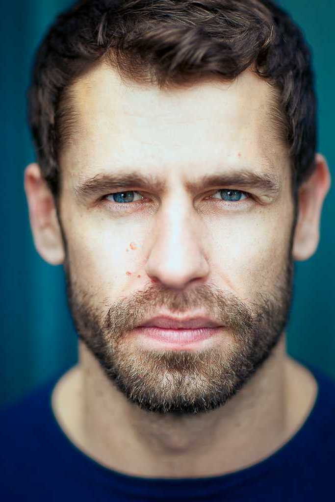 Kelvin Fletcher as John Seabourne in We Go In at Dawn