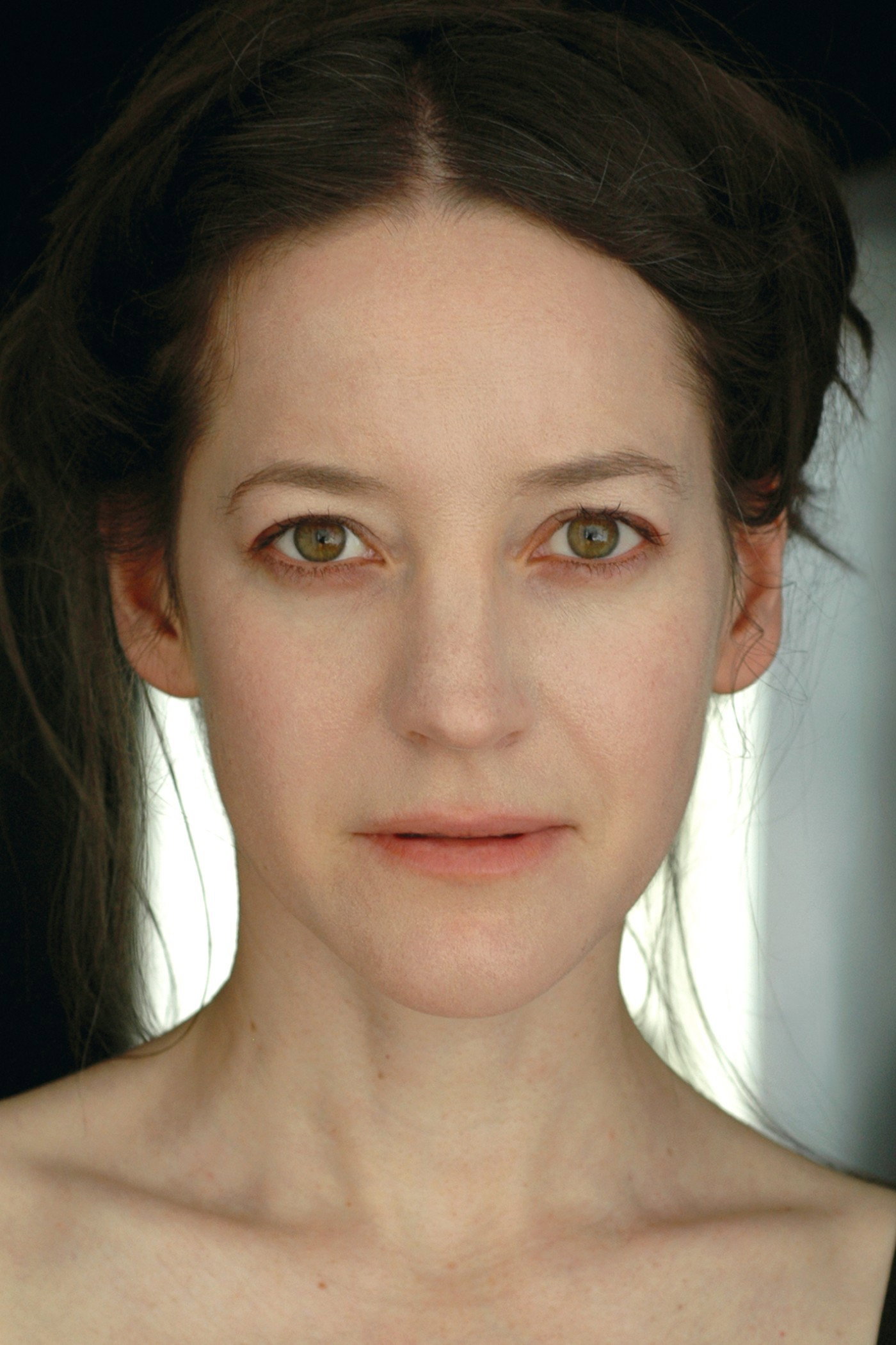 Brooke Bloom as Clara in Eu Sei o que Vocês Fizeram no Verão Passado