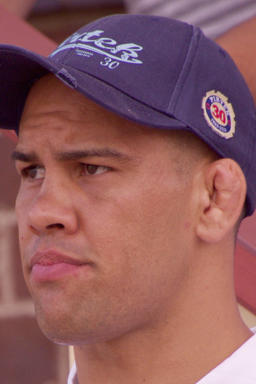 James Te Huna as Self in UFC on Fuel TV 4: Munoz vs. Weidman