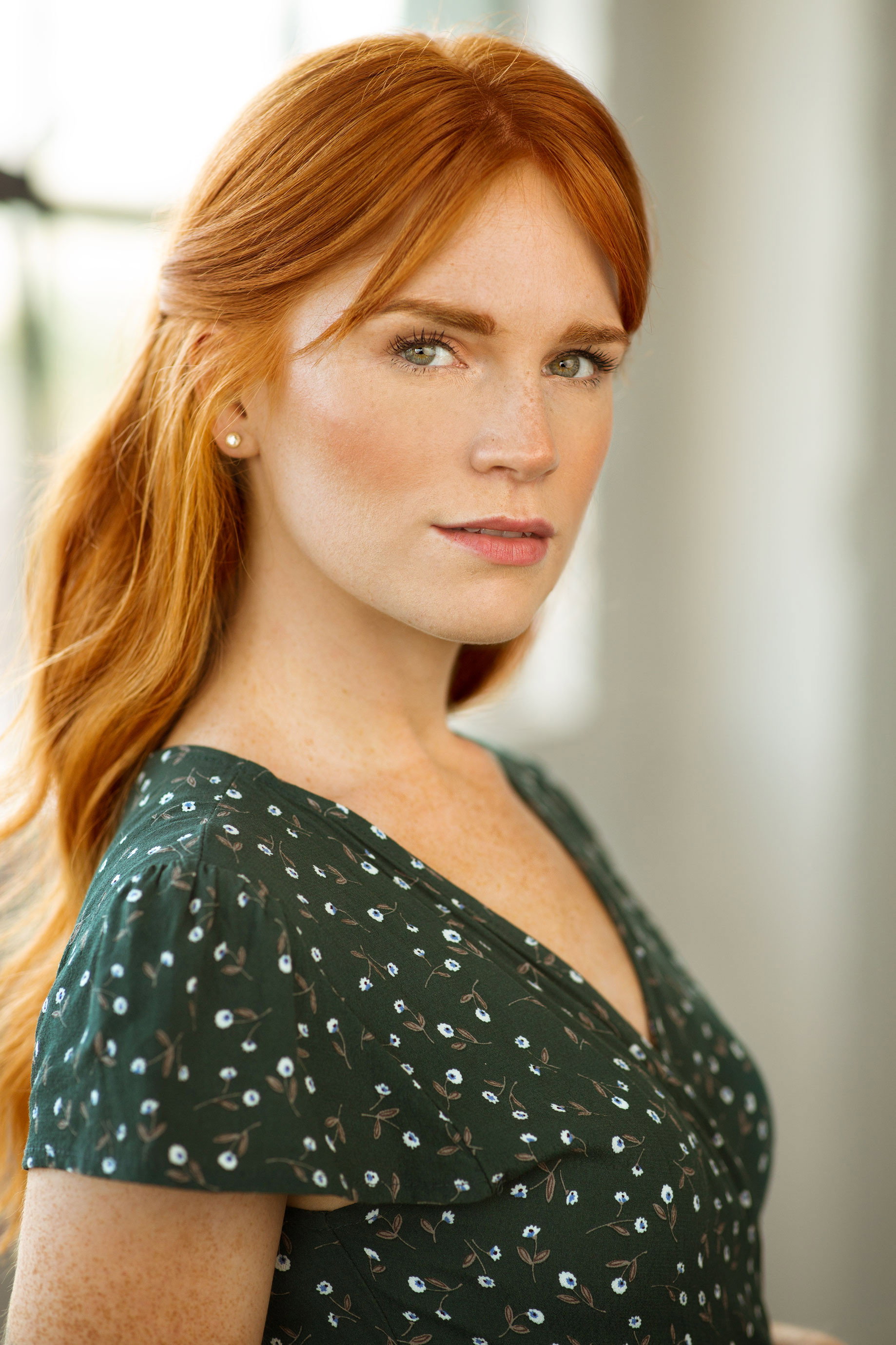 Paige Foskett as Lola in Lola & Lily