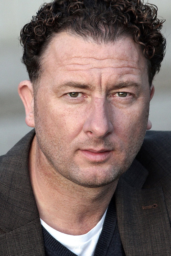 Stefan Wilkening as Narrator (voice) in Life from Space