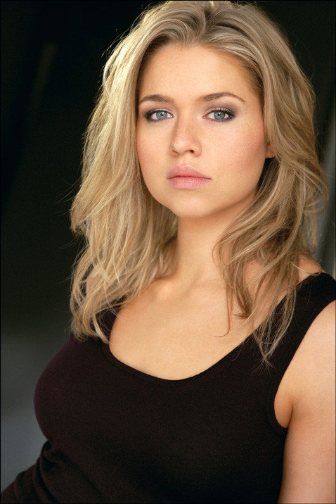 Kay Copeland as Cindee in Upside