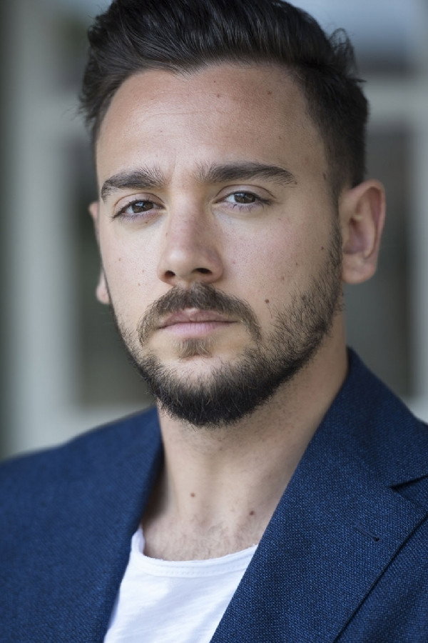 Vittorio Emanuele Propizio as Teen Accio in Mio fratello è figlio unico