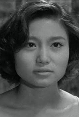 Shinako Nakagawa as Etsuko Shimojô in Everything Goes Wrong