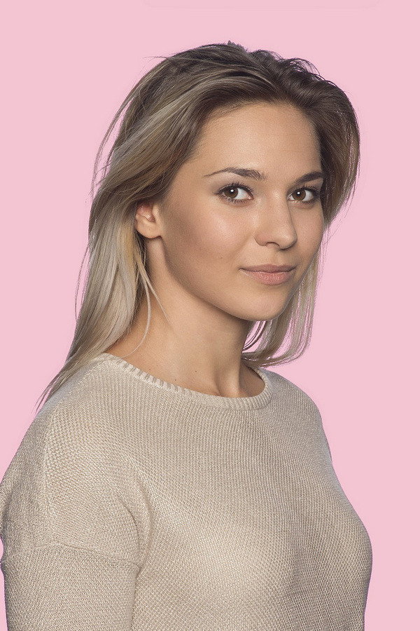 Joanna Kuberska as Julita Stachowska in Second Half