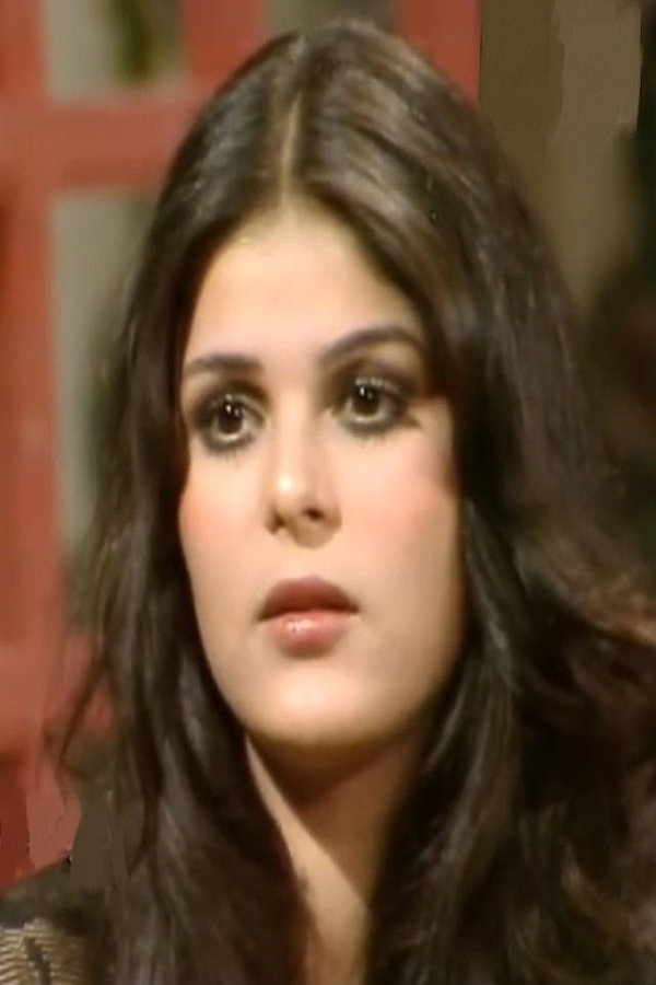 هناء ثروت as سامية in أيام العذاب