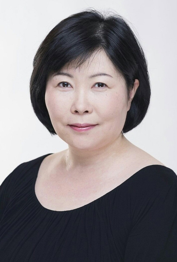 池谷のぶえ as Akiko Toyohashi in The 19th Medical Chart