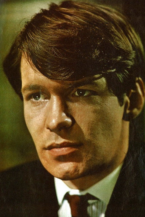 Richard Warwick as Mike in No Excuses
