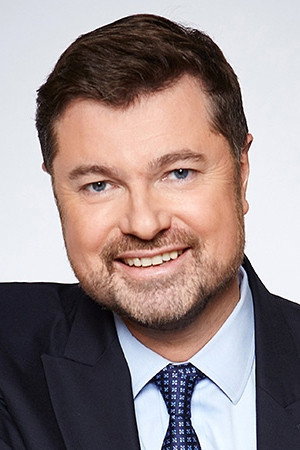Damien Givelet as News anchor in Red Lights